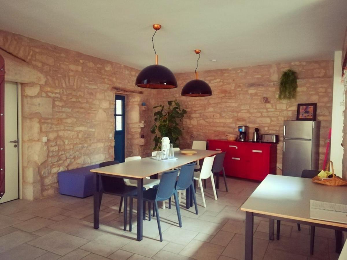Gite La Maison Des Pelerins Villeneuve-dʼAveyron Dış mekan fotoğraf