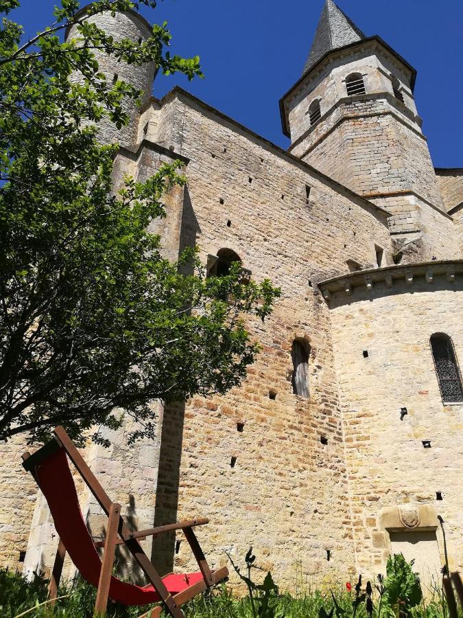 Gite La Maison Des Pelerins Villeneuve-dʼAveyron Dış mekan fotoğraf