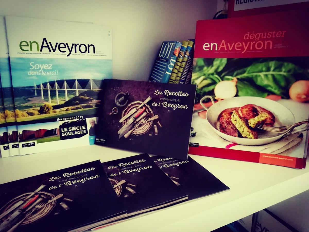 Gite La Maison Des Pelerins Villeneuve-dʼAveyron Dış mekan fotoğraf